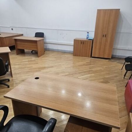 Ofis icarəyə verilir, Nizami m.