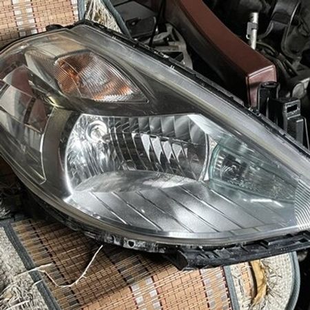 Nissan Tiida farası – Ehtiyat hissələri – ucuztap.az