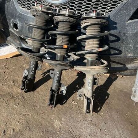 Toyota Camry qabaq amortizatoru – Ehtiyat hissələri – ucuztap.az