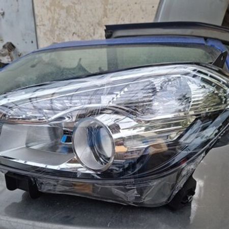 Nissan Qashqai ön farası – Ehtiyat hissələri – ucuztap.az