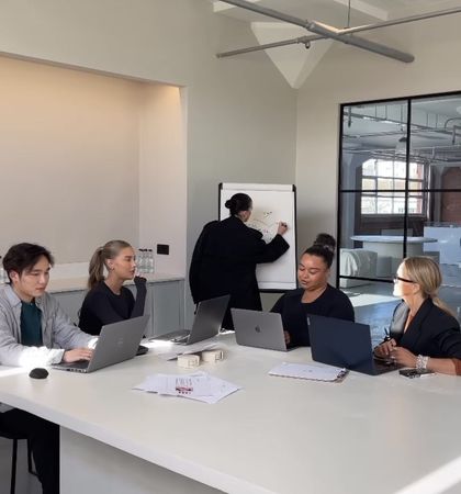 Məlumat menecer itələb olunur