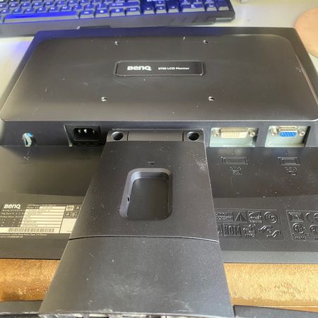 Monitor Benq 17 inç E700