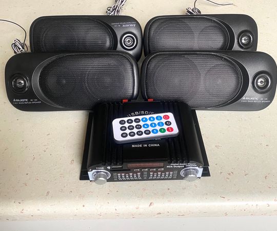 Dinamiklər və səsgücləndirici