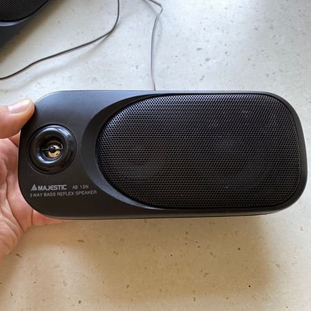 Dinamiklər və səsgücləndirici