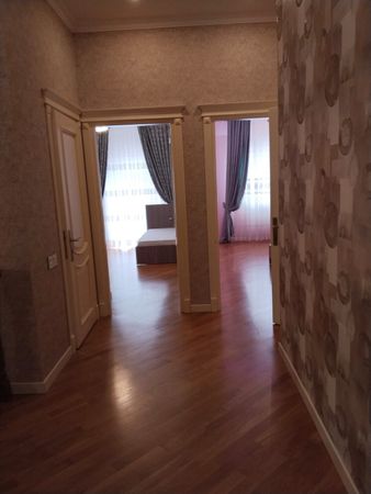 4-otaqlı Yeni tikili, Üzeyir Hacıbəyov küç., 120 m²