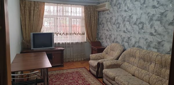 3 otaqlı köhnə tikili kirayə verilir, 65 m², Azadlıq pr., Bakı