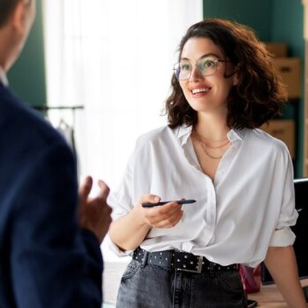 Satış üzrə mütəxəssis tələb olunur