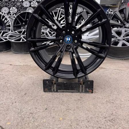 BMW M5 F90 diskləri R20 – Ehtiyat hissələri – ucuztap.az