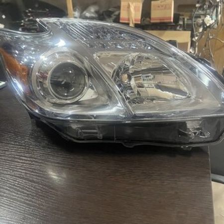 "Toyota Prius 30" farası