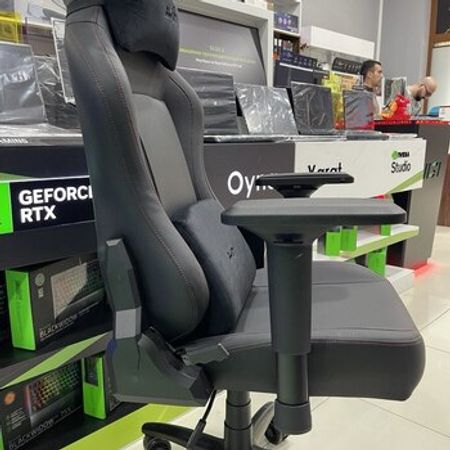 2E Gaming Chair BASAN Black​/Red Gen II