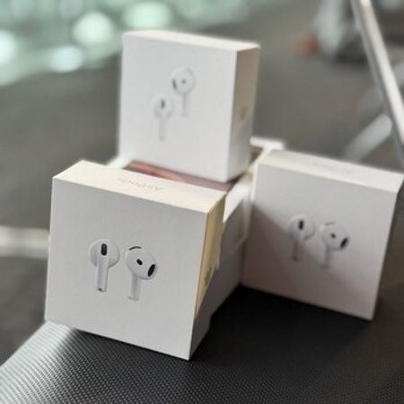 Apple AirPods 4