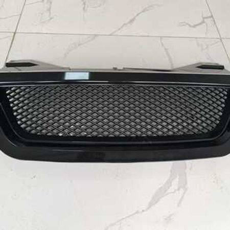 "Daewoo Nexia" radiator barmaqlığı