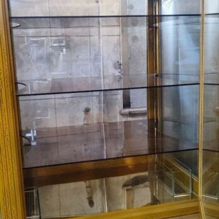 Şirniyyat üçün vitrin soyuducu