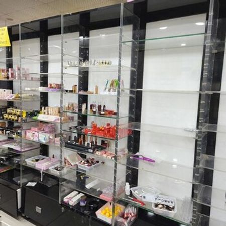Kosmetika və aksesuar vitrini – Biznes üçün avadanlıq – ucuztap.az