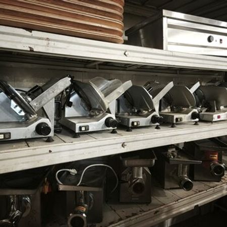 Slayser kolbasa dilimləyən