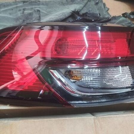 "Toyota Frontlander" arxa stop faraları