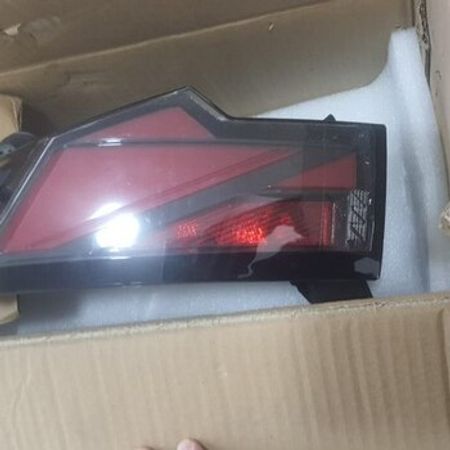 "Changan Uni V" stop işığı