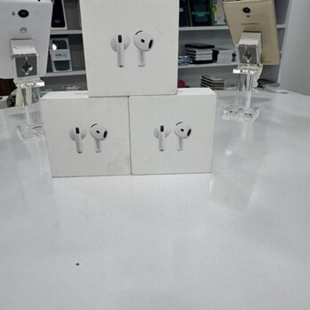 Apple AirPods 4