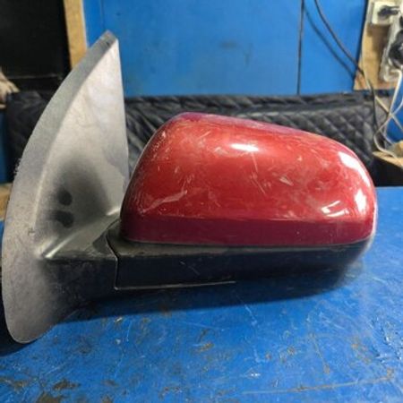 "Chevrolet" yan güzgüsü