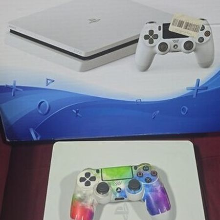 Sony PlayStation 4 white 1TB