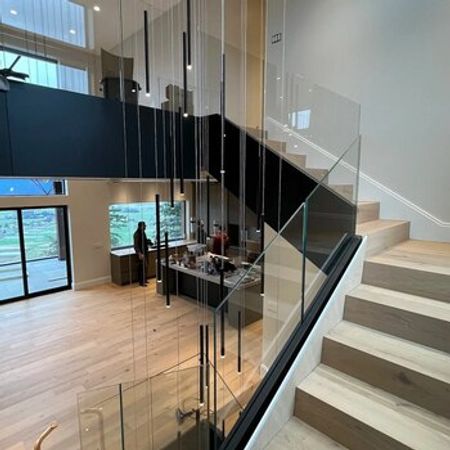 Şüşəli pilləkənlar