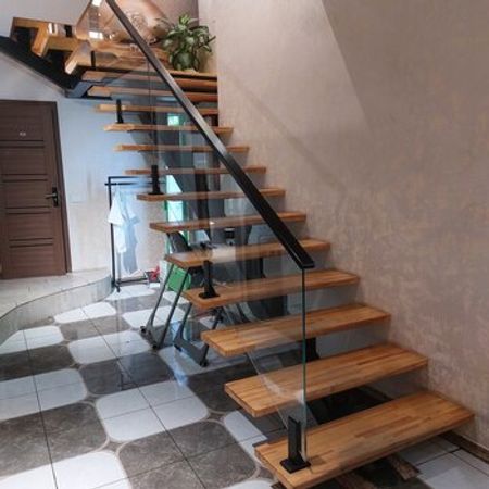 Konstruktiv modern pilləkən