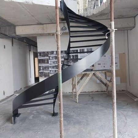 Spiral pilləkənlər