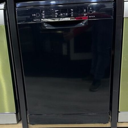 Qabyuyan "Bosch SMS46NB01B"