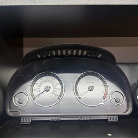 BMW F10 cihazlar paneli – Ehtiyat hissələri – ucuztap.az