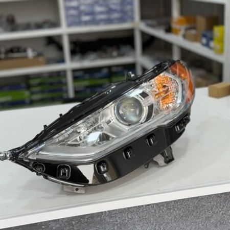 Ford Fusion farası – Ehtiyat hissələri – ucuztap.az