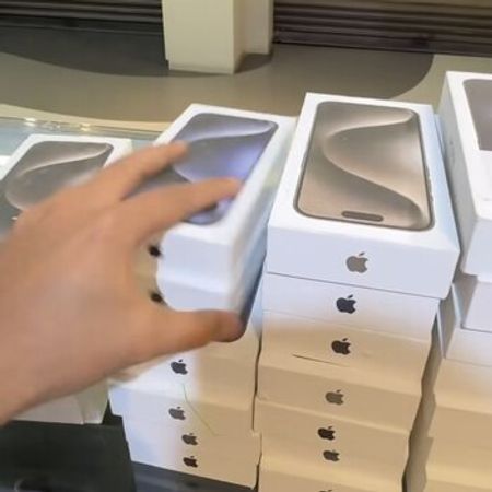 Apple iPhone 15 Pro Natural Titanium 1TB/8GB