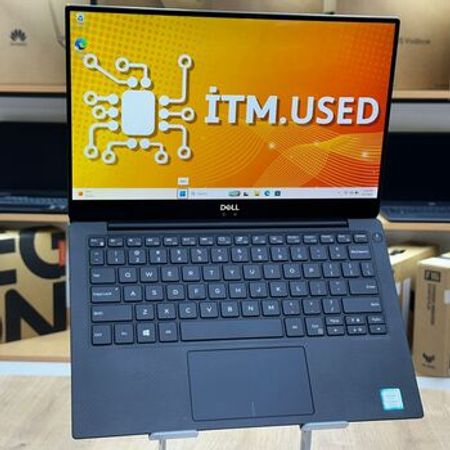 Noutbuk Dell XPS P82G