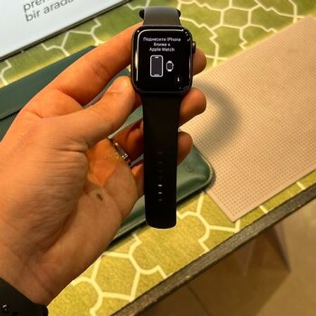 Apple Watch SE Space Gray 44mm