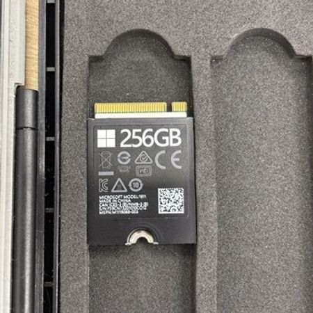 256 gb Orjinal NVMe SSD Microsoft
