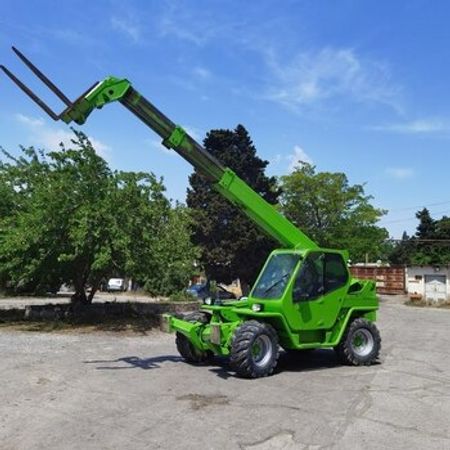 Teleskopik yükləyici icarəsi (3 ton)