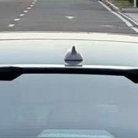 Changan A05 üçün spoyler