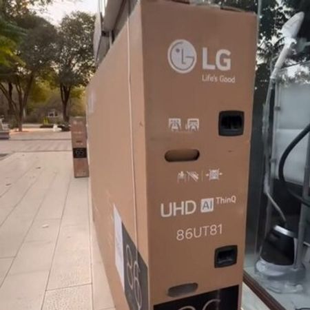 Televizor LG 86UT81006LA