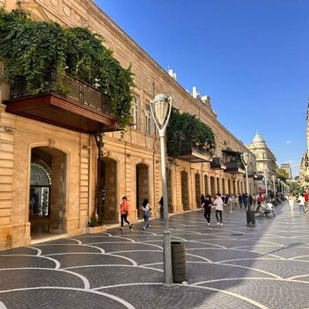 3-Otaqlı yeni tikili kirayə verilir,Sahil m., 100 m² – Günlük icarə – ucuztap.az