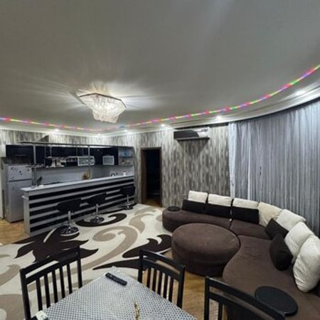 3-otaqlı yeni tikili kirayə verilir, 28 May m., 130 m²