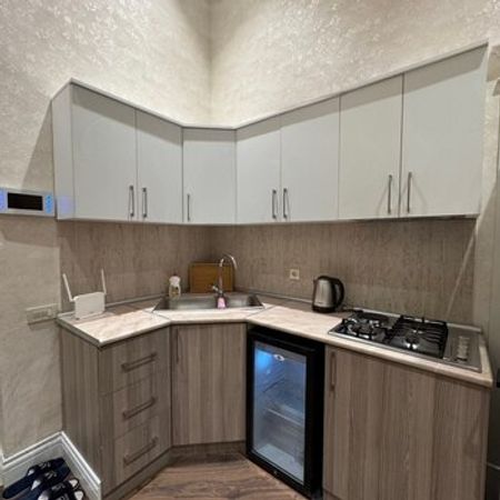 2-otaqlı yeni tikili kirayə verilir, Nizami küç., 70 m²