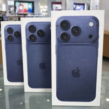 Apple iPhone 17 Pro Deep Blue 256GB/12GB