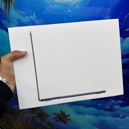 Apple MacBook air 13 m4 16/256