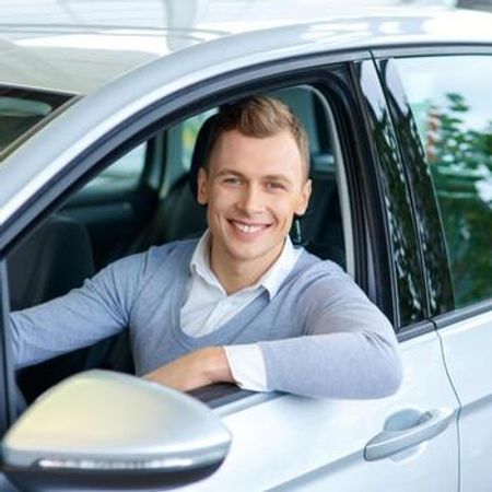 Taksi sürücüsü tələb olunur