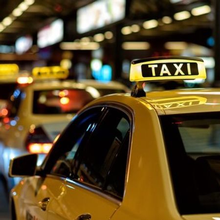 Taksi sürücüsü tələb olunur
