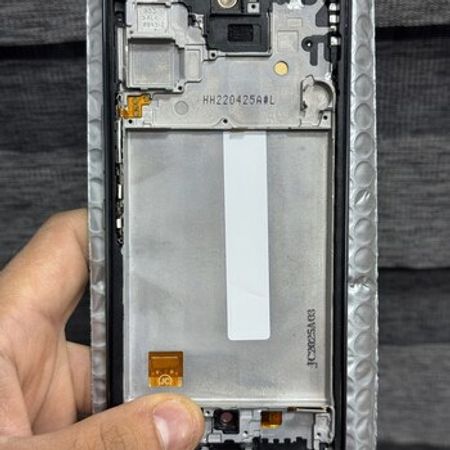 Batareyalar, ekranlar ehtiyat hissələri