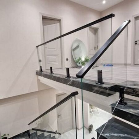 Şüşəli məhəccər