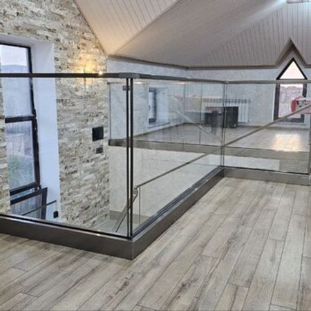 Şüşəli məhəccər