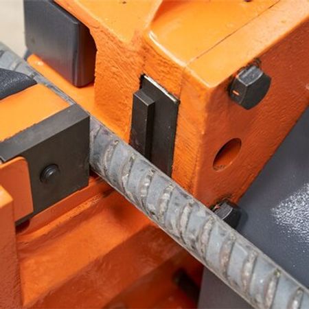 Hidravlik dəmir kəsmə makinası H38 S