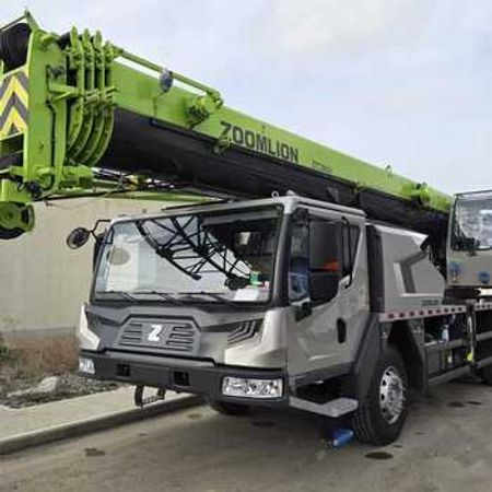 Avtokran Zoomlion ZTC300V