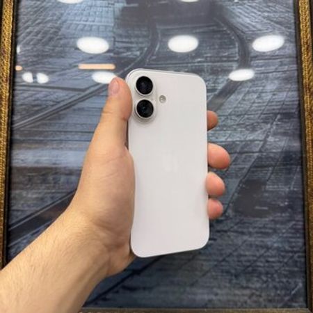 Apple iPhone 16 White 128GB/8GB